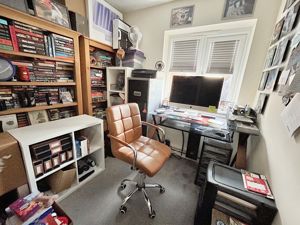 Bedroom- click for photo gallery